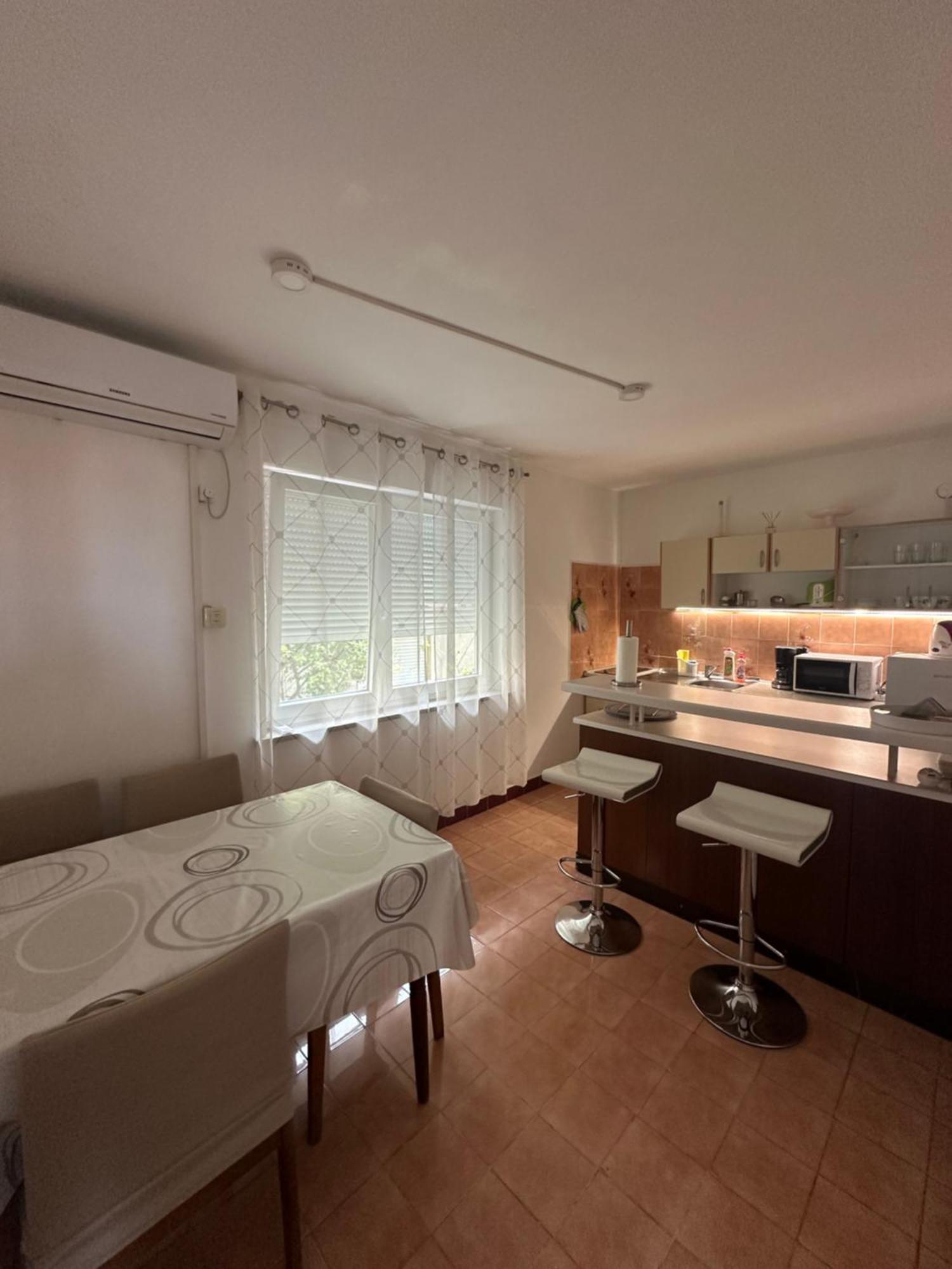 Apartmani Ira Crikvenica Exterior foto