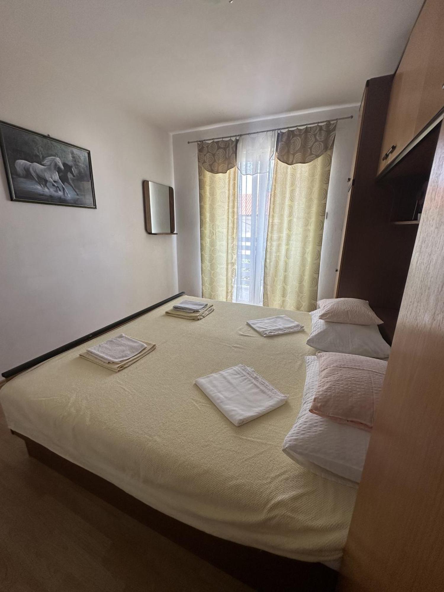 Apartmani Ira Crikvenica Exterior foto